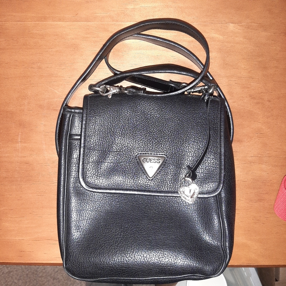Guess? Black Crossbody 8"x9½"x4" Handbag Leather EUC